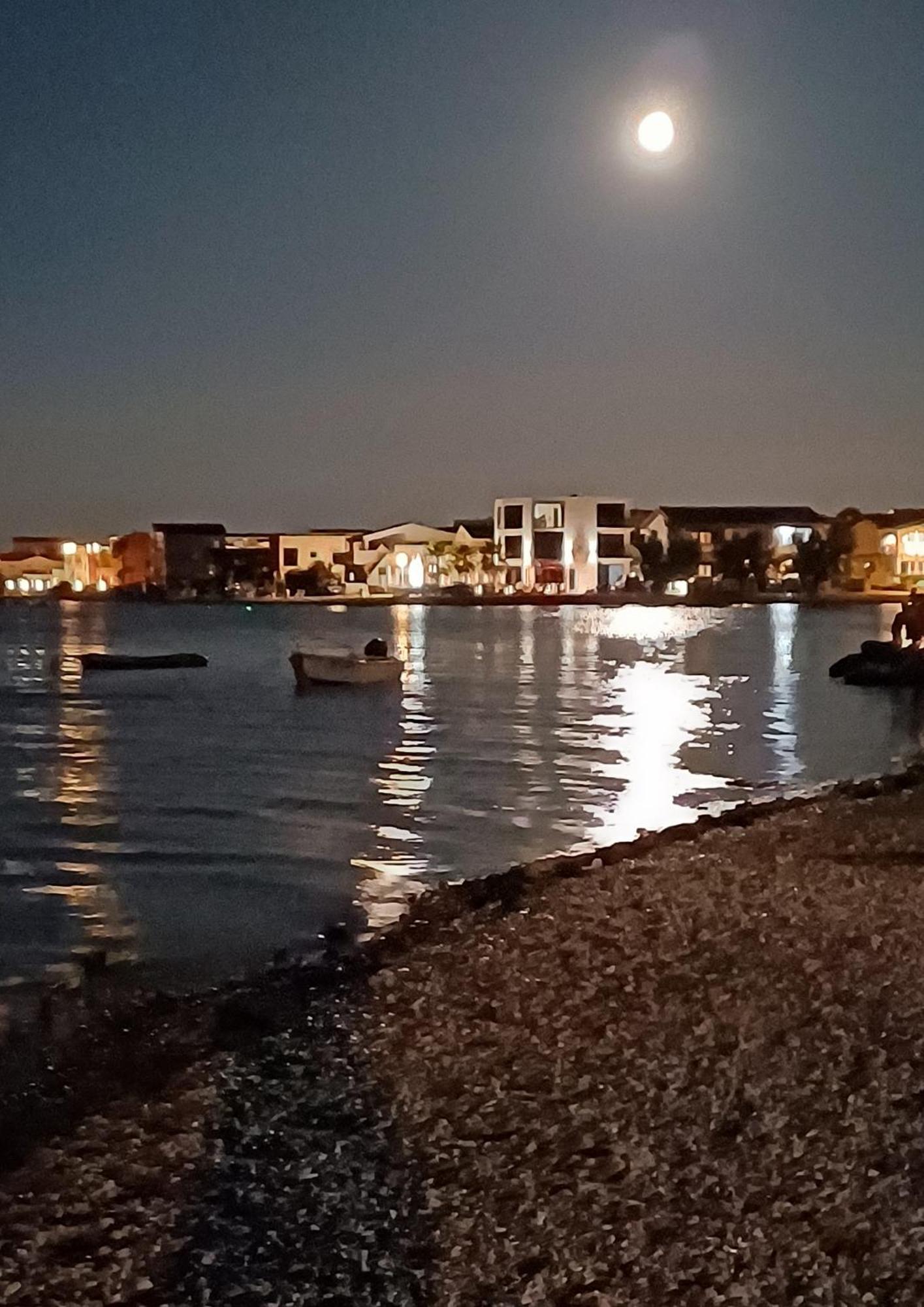 Apartmani Mira Vir Exteriör bild