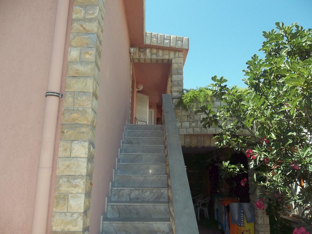 Apartmani Mira Vir Exteriör bild